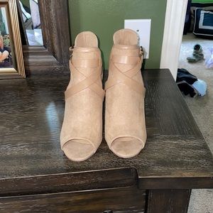 Bootie heel with buckle